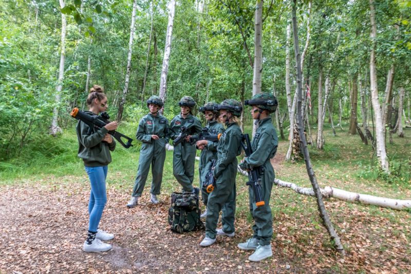 Kinderfeestje krijgt lasergame instructie